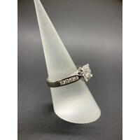 This Ladies 18ct White Gold Diamond Engagement Ring