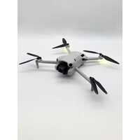 DJI Mini 4 Pro Fly More Combo with 3 x Batteries and Spare Set Blades