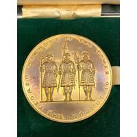 Royal Mint HM Tower Of London Yeomen Warders Commemorative Gold Plated Coin