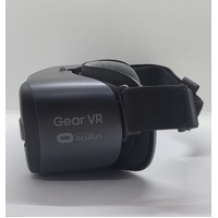 Samsung Gear VR Oculus SM-R324 with Controller and Manual in Box