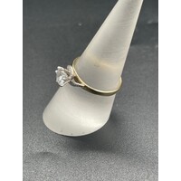 Ladies 9ct Yellow Gold CZ Ring (Pre-Owned)