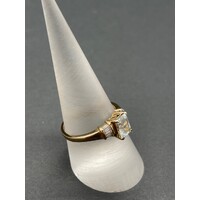 Ladies 9ct Yellow Gold Cubic Zirconia Ring (Pre-Owned)