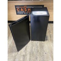 ChiQ CSR089DB 90L Single Door Bar Fridge Black Tempered Glass Shelves Low Noise