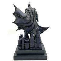 Batman Arkham Knight Limited Collectors Edition Gotham Knight Statue