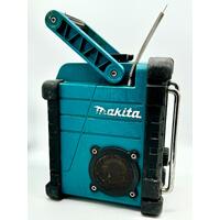 Makita BMR102 AM/FM Jobsite Radio Portable Lightweight Workshop Site Radio