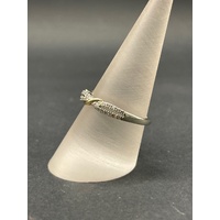 Ladies 9ct White Gold Twist Design Ring