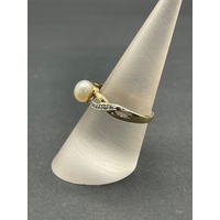 Ladies 9ct Yellow Gold White Pearl and Diamond Ring