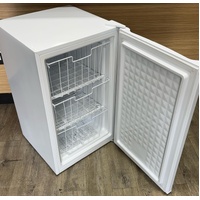 Inalto 84L 240V 3 Drawer Upright Freezer IUF92W