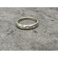 Ladies 9ct White Gold Ring (Pre-Owned)