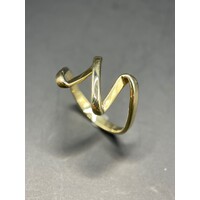 Ladies 9ct Yellow Gold Swirl Design Ring