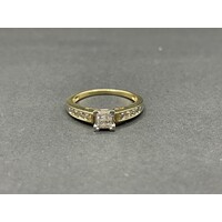 Ladies 9ct Yellow Gold Diamond Ring