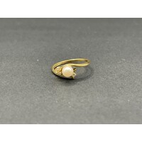 Ladies 18ct Yellow Gold White Pearl & Diamond Ring