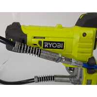 Ryobi 18V One+ Grease Gun R18GG450 10,000 PSI with 18V 4.0Ah Battery