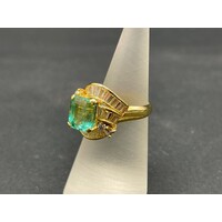 Ladies 18ct Yellow Gold Columbian Emerald and Diamond Ring