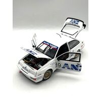 Biante 1:18 Ford Sierra RS500 1989 Inter-tec 500 Winner Moffat Niedzwiedz