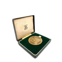 Royal Mint HM Tower Of London Yeomen Warders Commemorative Gold Plated Coin