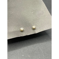 Ladies 18ct Yellow Gold Diamond Stud Earrings