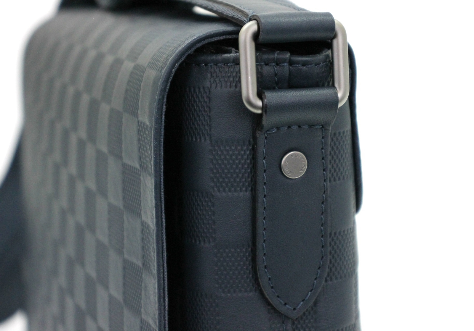 Louis Vuitton Sirius Messenger Bag Damier Infini Leather Silver