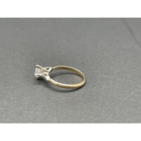 Ladies 9ct Yellow Gold CZ Ring (Pre-Owned)