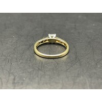 Ladies 9ct Yellow Gold Diamond Engagement Ring