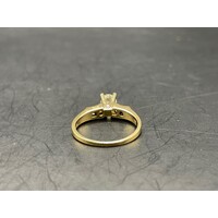 Ladies 18ct Yellow Gold Diamond Engagement Ring