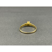 Ladies 18ct Yellow Gold Diamond Ring