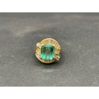 Ladies 18ct Yellow Gold Columbian Emerald and Diamond Ring