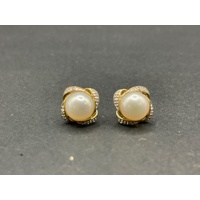 Ladies 9ct Yellow Gold Pearl Stud Earrings