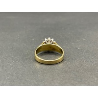 Ladies 18ct Yellow Gold Diamond Cluster Flowerette Ring