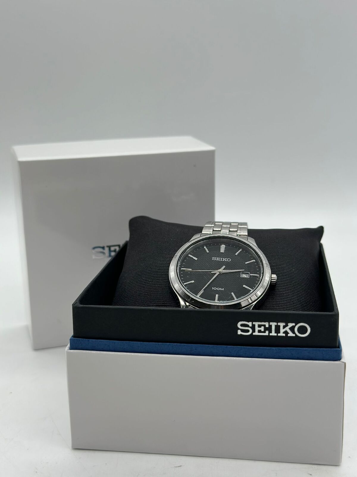 Seiko 6N42 00F0 Men s Stainless Steel Chrono Watch Black Dial Pre