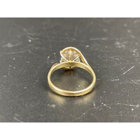 Ladies 9ct Yellow Gold Cubic Zirconia Flower Design Ring Fine Jewellery