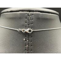 Ladies 18ct White Gold Box Link Chain & Heart Pendant