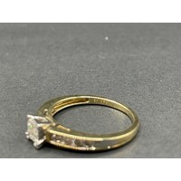 Ladies 9ct Yellow Gold Diamond Ring