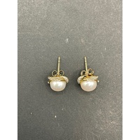 Ladies 9ct Yellow Gold Pearl Stud Earrings