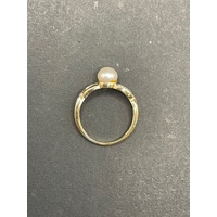 Ladies 9ct Yellow Gold White Pearl and Diamond Ring