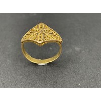 Ladies 21ct Yellow Gold Flower Pattern design Ring (Pre-Owned)