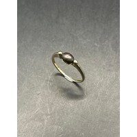 Ladies 9ct Yellow Gold Black Pearl Ring