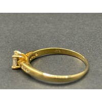 Ladies 18ct Yellow Gold Diamond Ring