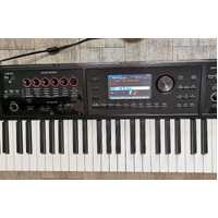 Roland FA-08 Keyboard Synthesizer 16 Touch Pads 128 Effects 88 Weighted Keys