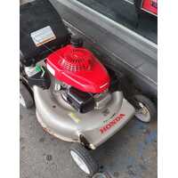 Honda HRR216 21 Inch Twin Blade Self Propelled Mower with Mulcher