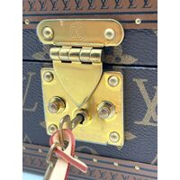 Louis Vuitton 8 Watch Case Brown Luxury Monogram Canvas with 2 Keys and COA