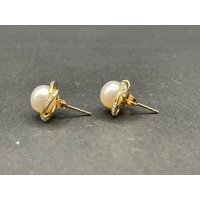 Ladies 9ct Yellow Gold Pearl Stud Earrings