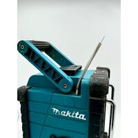 Makita BMR102 AM/FM Jobsite Radio Portable Lightweight Workshop Site Radio