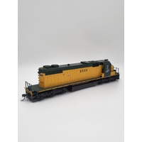 Kato Railroad Models HO Scale 37-6522 Chicago and North Western EMD SD38-2