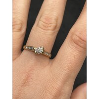 Ladies 9ct Yellow Gold Diamond Ring (Pre-Owned)