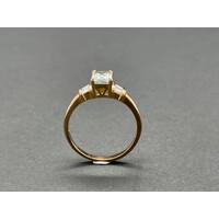 Ladies 9ct Yellow Gold Cubic Zirconia Ring (Pre-Owned)