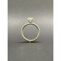 This Ladies 18ct white gold diamond engagement ring