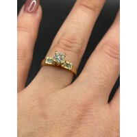 Ladies 18ct Yellow Gold Diamond Engagement Ring