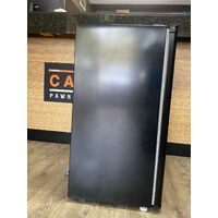 ChiQ CSR089DB 90L Single Door Bar Fridge Black Tempered Glass Shelves Low Noise