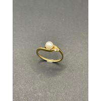 Ladies 18ct Yellow Gold White Pearl & Diamond Ring